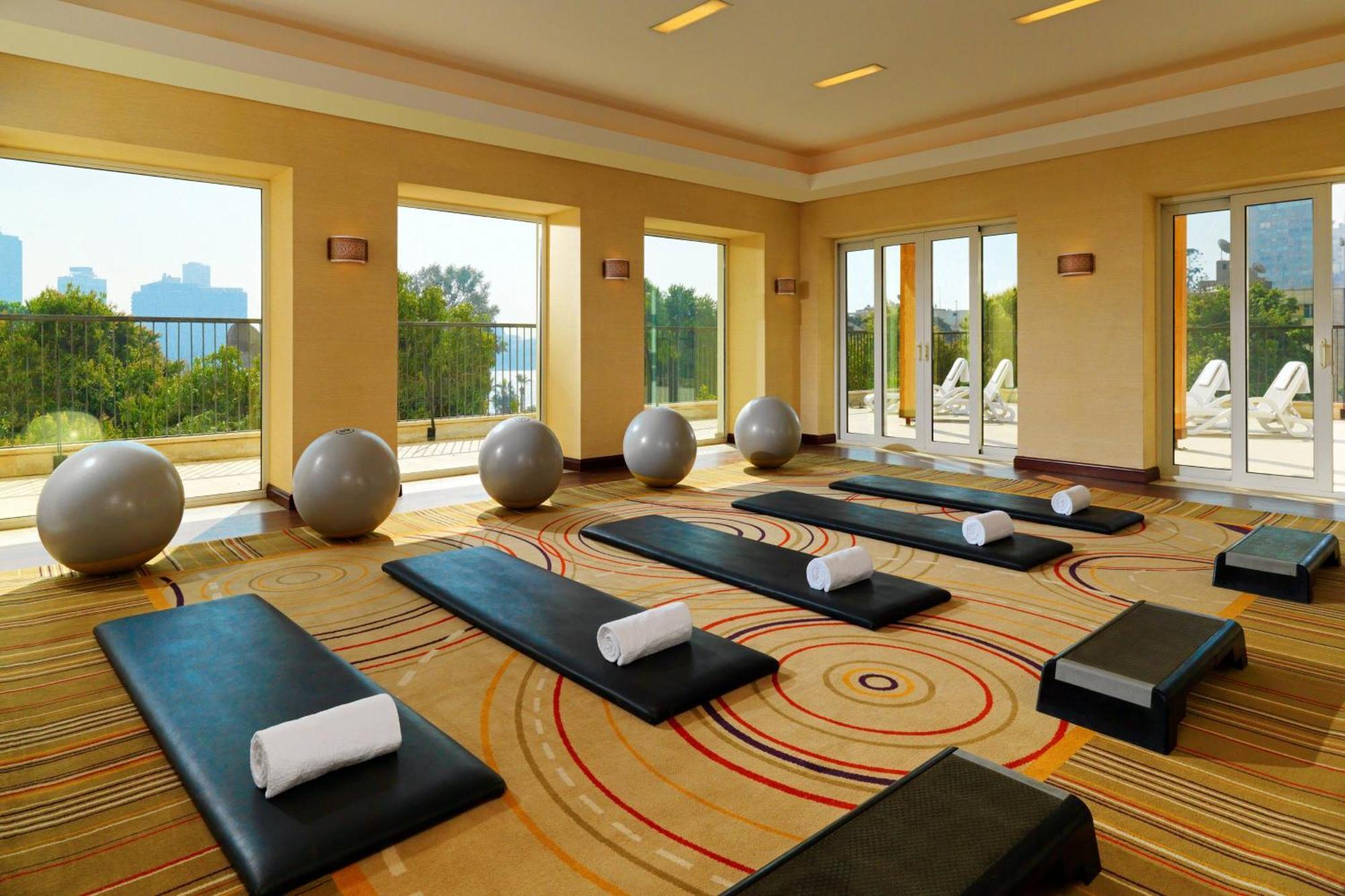 Sheraton Cairo Hotel&Casino Giza Esterno foto The Westin Hong Kong's Yoga Studio