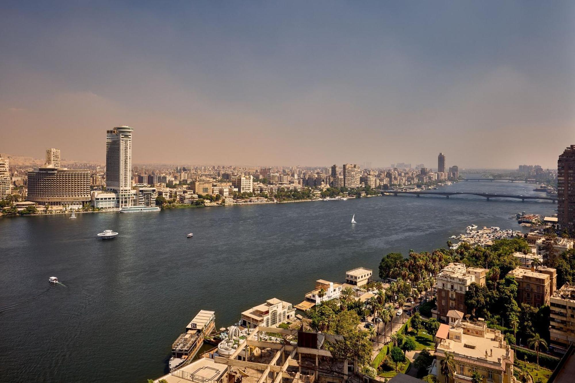 Sheraton Cairo Hotel&Casino Giza Esterno foto Cairo skyline